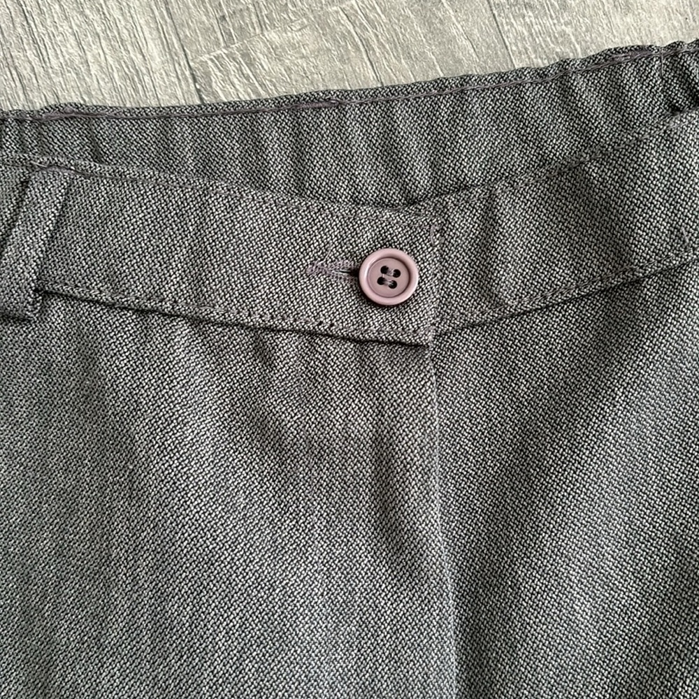 Kim Rogers petite Women’s Gray Elastic Waist Insets With Pockets Pants
⁩ - Picture 7 of 14
